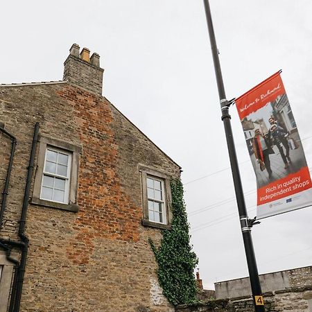 Wensleydale, Old School Rooms - Ground Floor Luxury Apartment In Richmond, North Yorkshire Richmond  Exterior photo