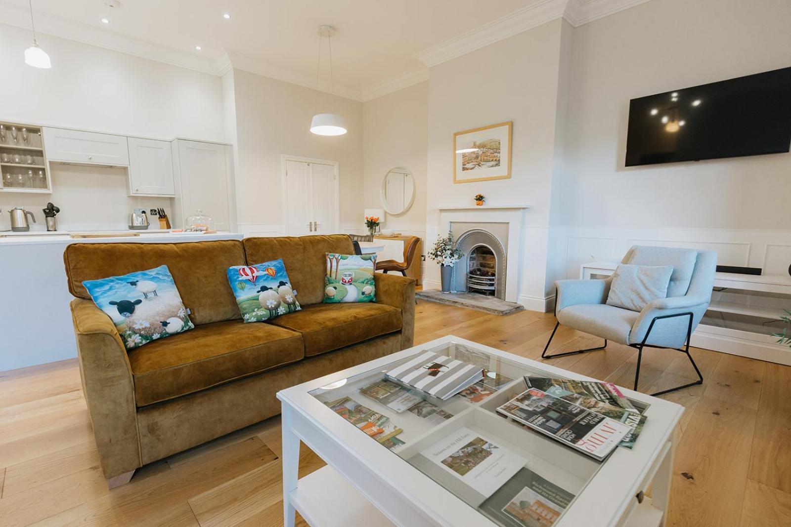 Wensleydale, Old School Rooms - Ground Floor Luxury Apartment In Richmond, North Yorkshire Richmond  Exterior photo